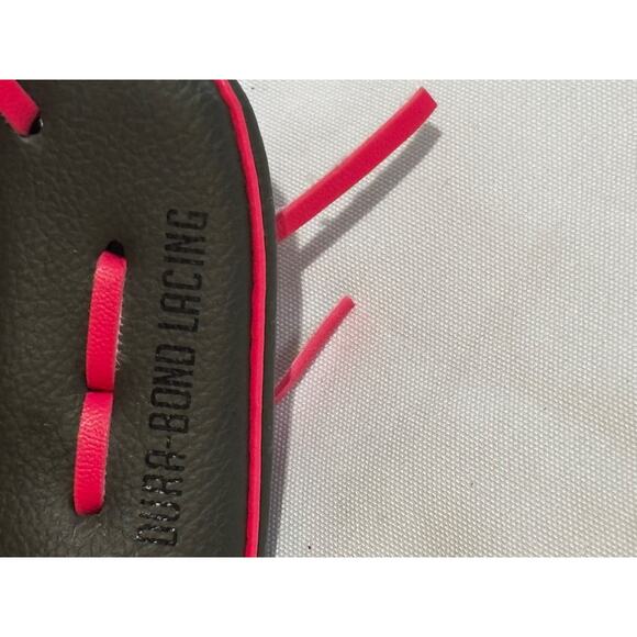 Girls Franklin Inferno Baseball Glove 9.5 Black/Pink Right Hand formed glove - Picture 3 of 6